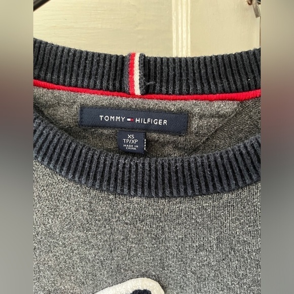 Tommy Hilfiger pullover‎ sweater with large Tommy patch on the front - Picture 4 of 8